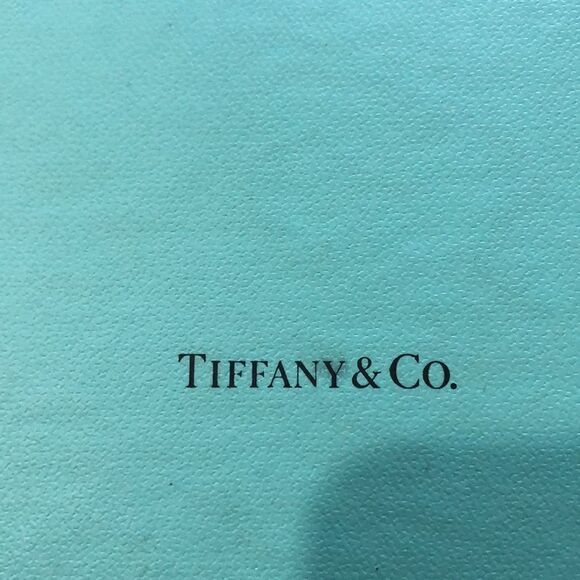 Tiffany large blue box. - Picture 5 of 5